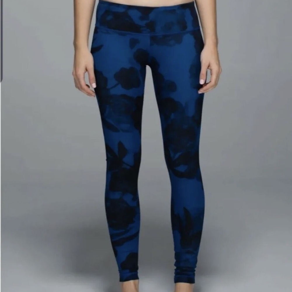 Lululemon Wunder Under Leggings Blue Inky Floral Full On Luxtreme size 8